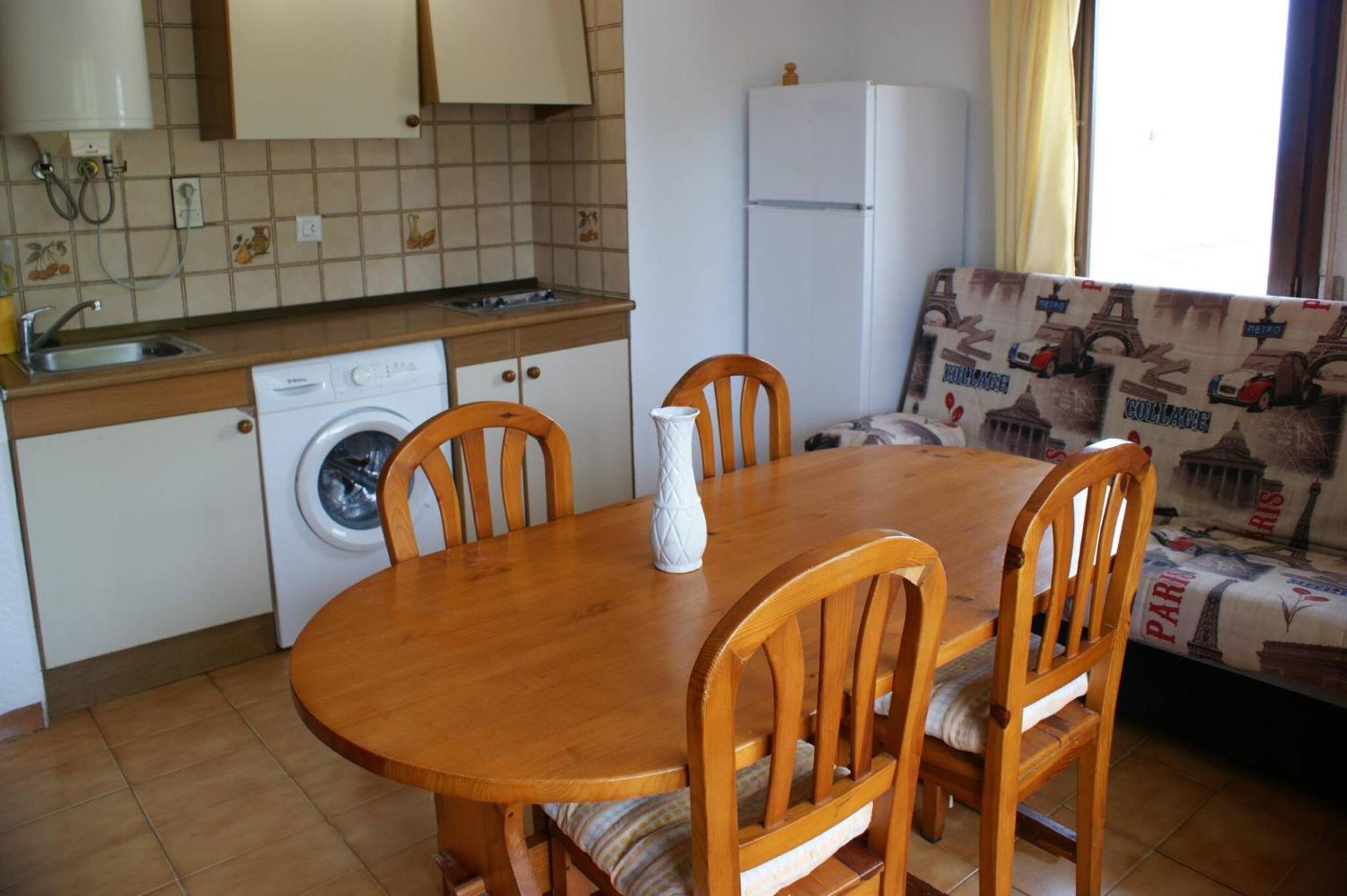 Apartamento En Roses Parking Y Piscina Comunitaria Esterno foto